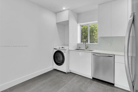 Immobilier commercial à vendre à North Miami, Floride № 1814440 - photo 20