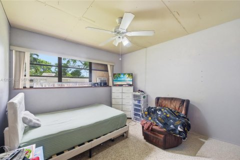 House in Cutler Bay, Florida 3 bedrooms, 134.52 sq.m. № 2083976 - photo 8