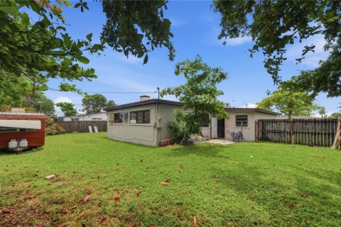 House in Cutler Bay, Florida 3 bedrooms, 134.52 sq.m. № 2083976 - photo 29