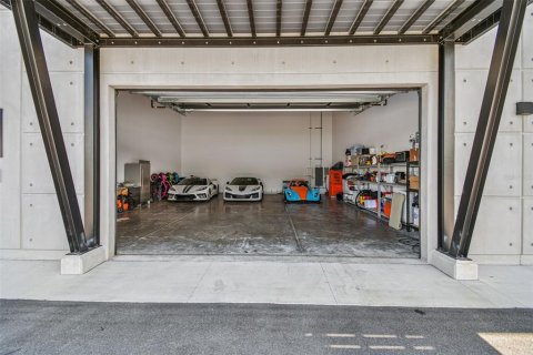Propiedad comercial en venta en Tampa, Florida, 133.31 m2 № 1870760 - foto 7