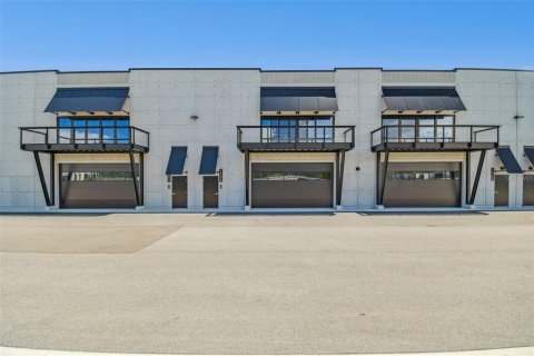 Propiedad comercial en venta en Tampa, Florida, 133.31 m2 № 1870760 - foto 4