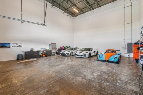 Propiedad comercial en venta en Tampa, Florida, 133.31 m2 № 1870760 - foto 16