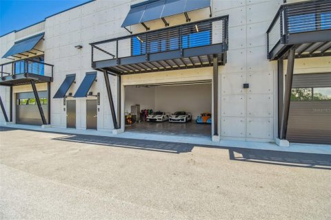 Propiedad comercial en venta en Tampa, Florida, 133.31 m2 № 1870760 - foto 6