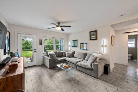 Condo in Clearwater, Florida, 2 bedrooms № 2361158 - photo 9
