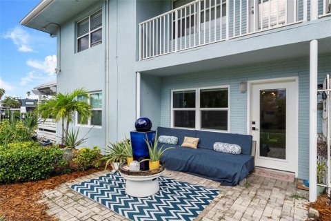Condo in Clearwater, Florida, 2 bedrooms № 2361158 - photo 3