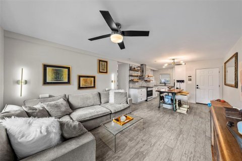 Condo in Clearwater, Florida, 2 bedrooms № 2361158 - photo 8