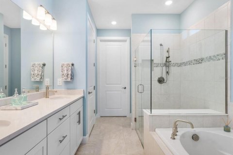 House in Sarasota, Florida 3 bedrooms, 171.87 sq.m. № 1565693 - photo 15