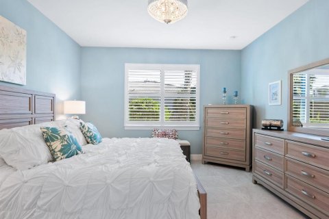 House in Sarasota, Florida 3 bedrooms, 171.87 sq.m. № 1565693 - photo 14