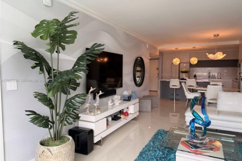 Copropriété à louer à Sunny Isles Beach, Floride: 2 chambres, 92.9 m2 № 2294288 - photo 2