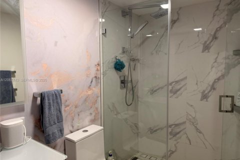 Copropriété à louer à Sunny Isles Beach, Floride: 2 chambres, 92.9 m2 № 2294288 - photo 15