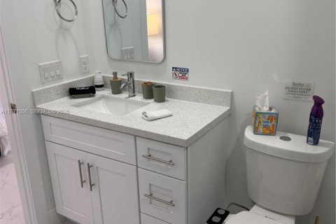 Снять в аренду виллу или дом в Пунта-Горда, Флорида 3 спальни, 111.48м2, № 2040363 - фото 13