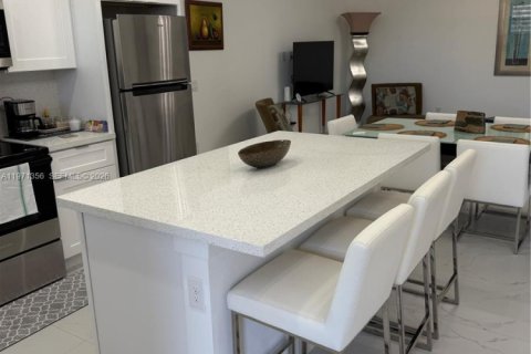 Снять в аренду виллу или дом в Пунта-Горда, Флорида 3 спальни, 111.48м2, № 2040363 - фото 7