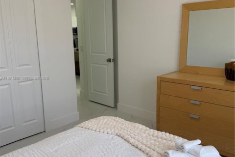 Снять в аренду виллу или дом в Пунта-Горда, Флорида 3 спальни, 111.48м2, № 2040363 - фото 24