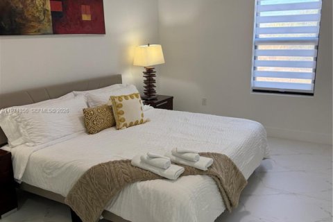 Снять в аренду виллу или дом в Пунта-Горда, Флорида 3 спальни, 111.48м2, № 2040363 - фото 12