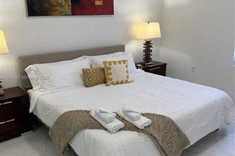 Снять в аренду виллу или дом в Пунта-Горда, Флорида 3 спальни, 111.48м2, № 2040363 - фото 10