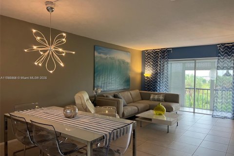 Copropriété à vendre à Hollywood, Floride: 2 chambres, 92.16 m2 № 1959352 - photo 12