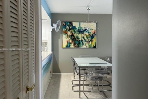 Copropriété à vendre à Hollywood, Floride: 2 chambres, 92.16 m2 № 1959352 - photo 16
