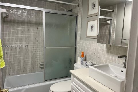 Copropriété à vendre à Hollywood, Floride: 2 chambres, 92.16 m2 № 1959352 - photo 27