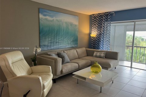 Copropriété à vendre à Hollywood, Floride: 2 chambres, 92.16 m2 № 1959352 - photo 18