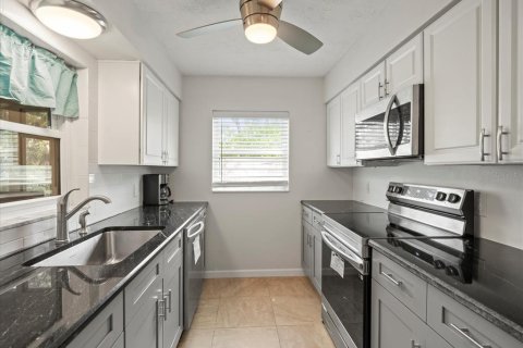 House in Hernando Beach, Florida 3 bedrooms, 113.15 sq.m. № 1823247 - photo 16
