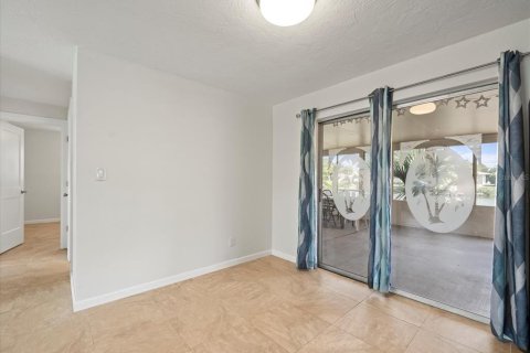 House in Hernando Beach, Florida 3 bedrooms, 113.15 sq.m. № 1823247 - photo 10