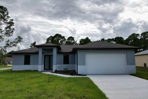 House in Lehigh Acres, Florida 3 bedrooms № 1944782 - photo 2