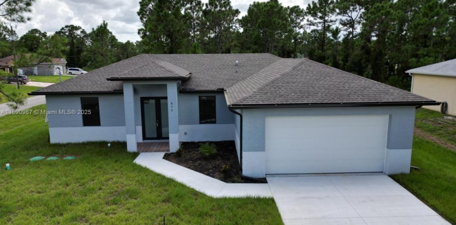 House in Lehigh Acres, Florida 3 bedrooms № 1944782