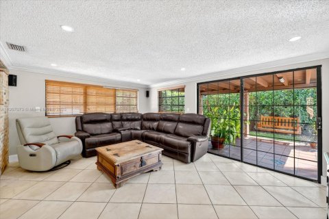 Villa ou maison à vendre à Hialeah, Floride: 4 chambres, 152.17 m2 № 1964927 - photo 11