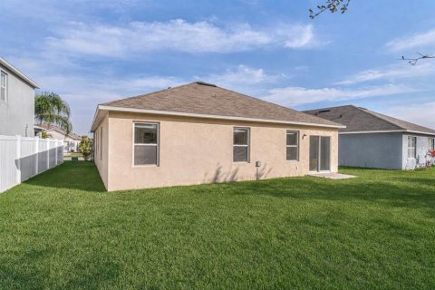House in New Smyrna Beach, Florida 4 bedrooms, 182.18 sq.m. № 2235550 - photo 4