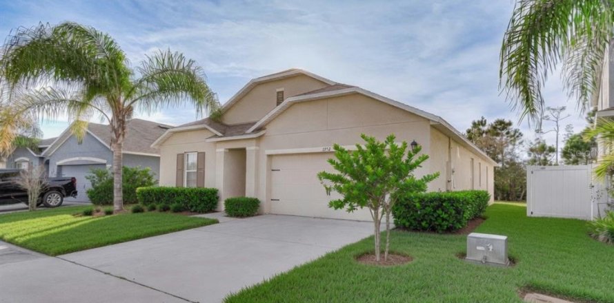 House in New Smyrna Beach, Florida 4 bedrooms, 182.18 sq.m. № 2235550