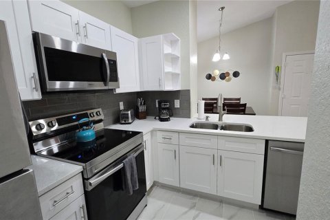 Condo in Kissimmee, Florida, 2 bedrooms  № 1894348 - photo 6