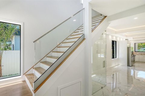 House in Sarasota, Florida 4 bedrooms, 276.48 sq.m. № 2199472 - photo 26