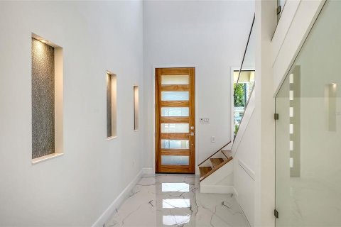House in Sarasota, Florida 4 bedrooms, 276.48 sq.m. № 2199472 - photo 5