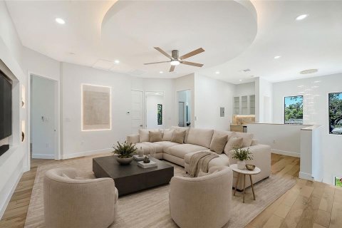 House in Sarasota, Florida 4 bedrooms, 276.48 sq.m. № 2199472 - photo 29
