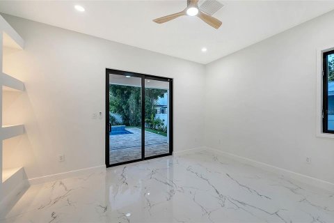 House in Sarasota, Florida 4 bedrooms, 276.48 sq.m. № 2199472 - photo 20