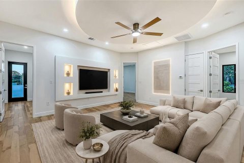 House in Sarasota, Florida 4 bedrooms, 276.48 sq.m. № 2199472 - photo 27