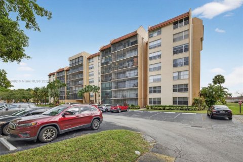 Condo in Lauderhill, Florida, 3 bedrooms  № 2061149