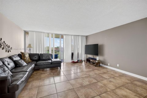 Купить кондоминиум в Лодерхилл, Флорида 3 спальни, 147.06м2, № 2061149 - фото 6