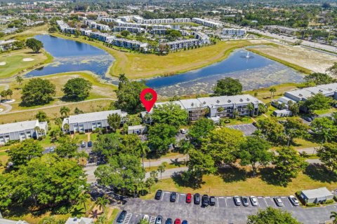 Townhouse in Lake Worth, Florida 3 bedrooms, 139.54 sq.m. № 1139418 - photo 1
