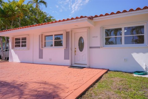 House in Miami, Florida 3 bedrooms, 115.38 sq.m. № 2057327 - photo 8