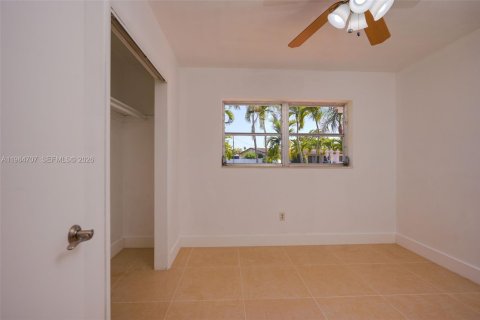 House in Miami, Florida 3 bedrooms, 115.38 sq.m. № 2057327 - photo 26