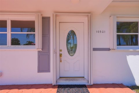 House in Miami, Florida 3 bedrooms, 115.38 sq.m. № 2057327 - photo 9