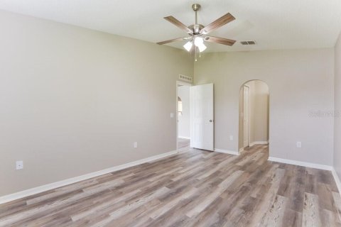 Villa ou maison à louer à Sanford, Floride: 3 chambres, 116.96 m2 № 2437264 - photo 9