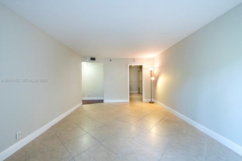 Condo in Miami, Florida, 2 bedrooms № 2176562 - photo 19