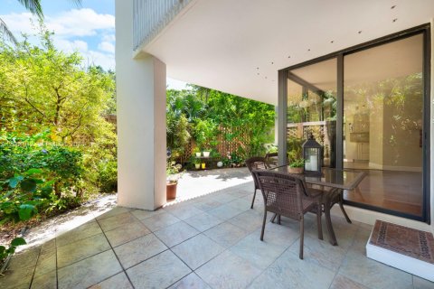 Condo in Miami, Florida, 2 bedrooms № 2176562 - photo 6