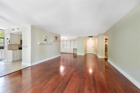 Condo in Miami, Florida, 2 bedrooms № 2176562 - photo 12
