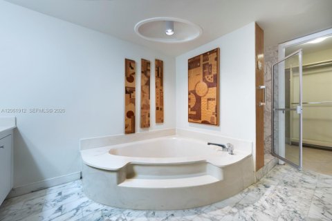 Condo in Miami, Florida, 2 bedrooms № 2176562 - photo 22