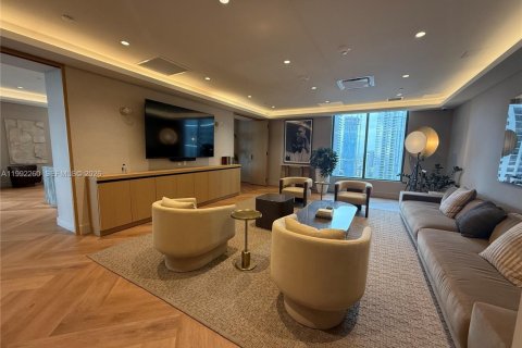 Condo in Miami, Florida, 1 bedroom  № 2056143 - photo 6