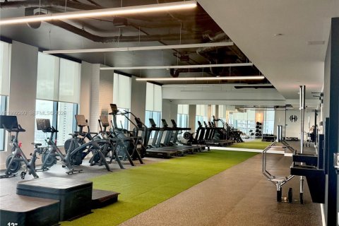 Condo in Miami, Florida, 1 bedroom  № 2056143 - photo 3