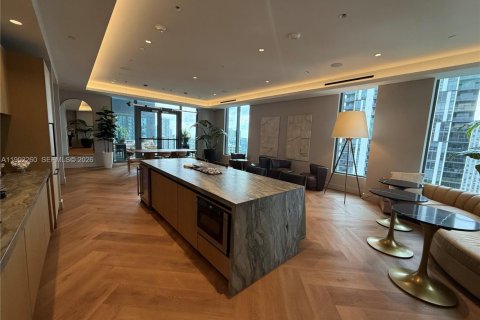 Condo in Miami, Florida, 1 bedroom  № 2056143 - photo 5